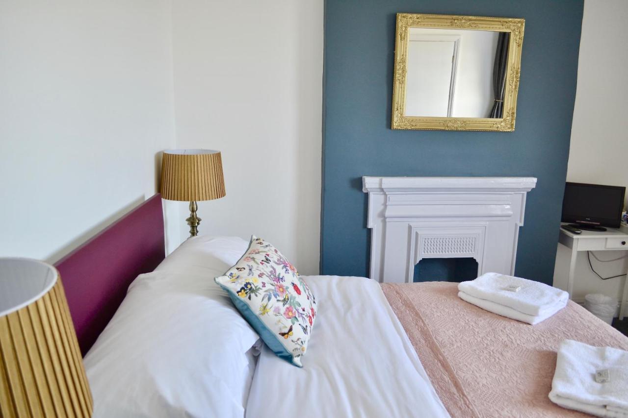 Hotel The Nags Head à Lyme Regis Extérieur photo