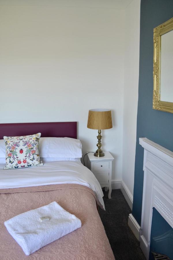 Hotel The Nags Head à Lyme Regis Extérieur photo