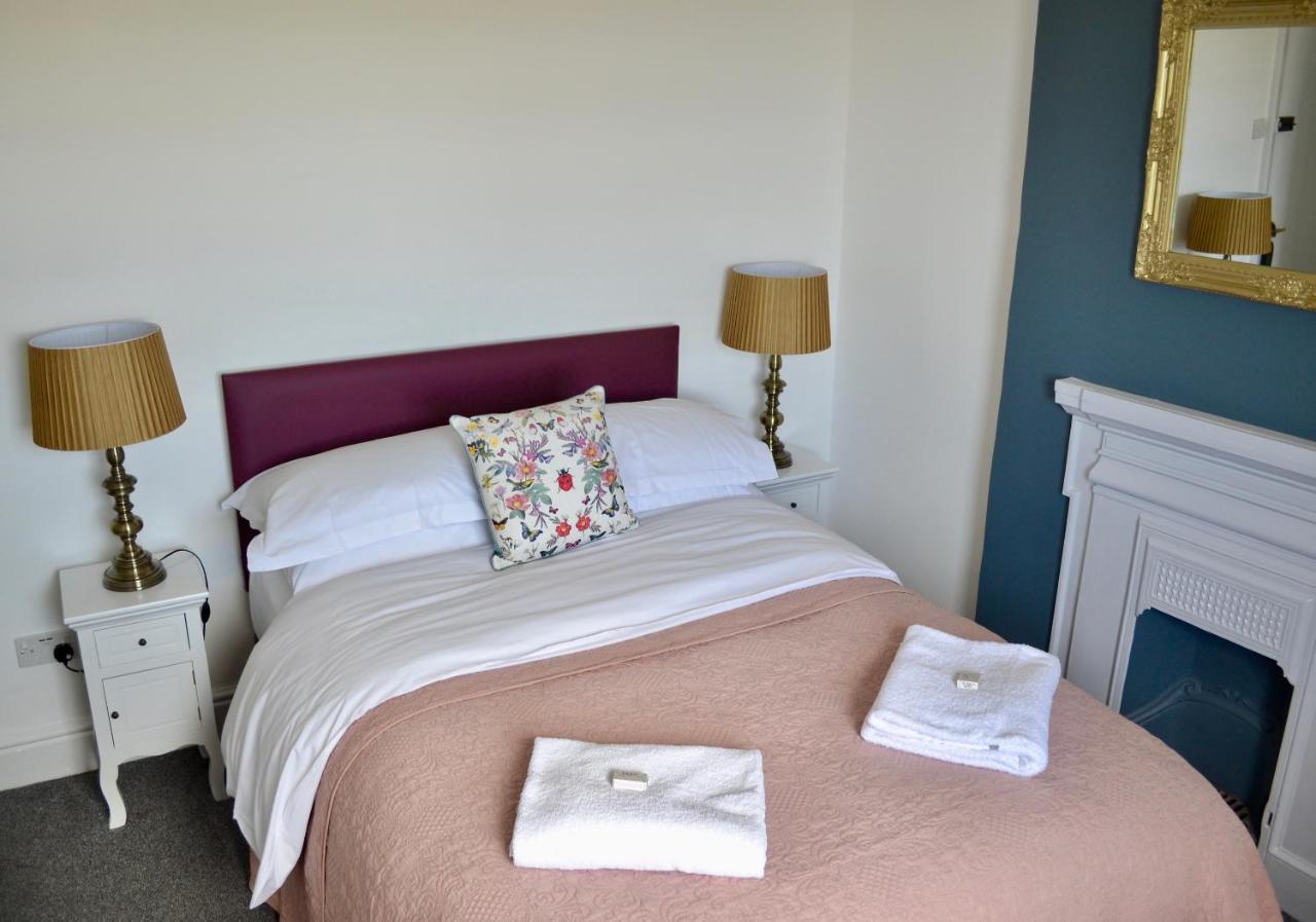 Hotel The Nags Head à Lyme Regis Extérieur photo